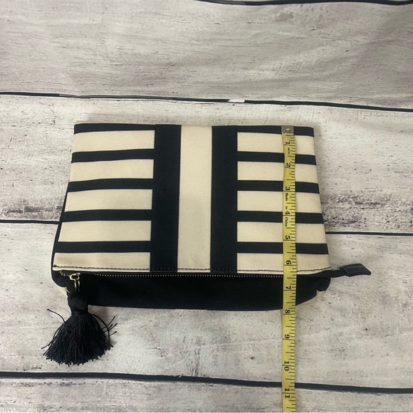 SUMMER & ROSE CANVAS FOLD OVER CLUTCH NWOT - Picture 3 of 8